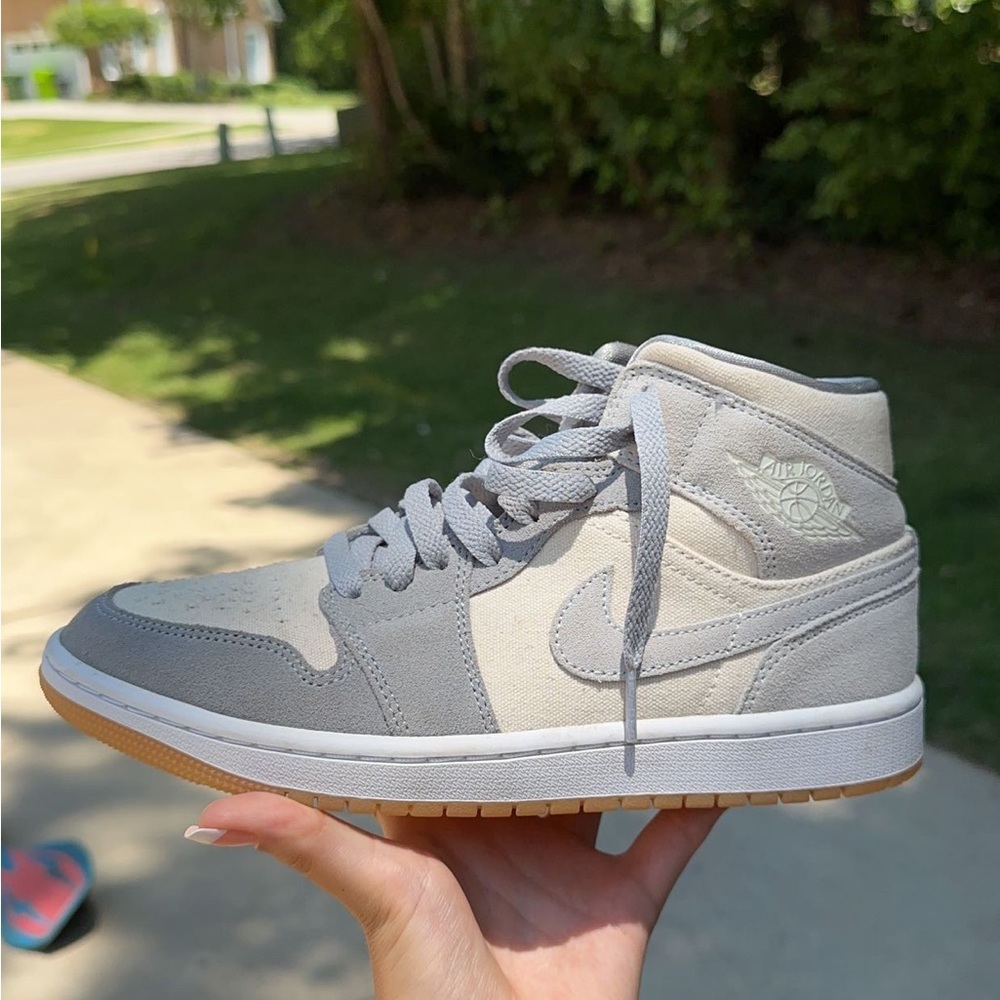 Air Jordan 1 Mid SE 'Coconut Milk Particle Grey'